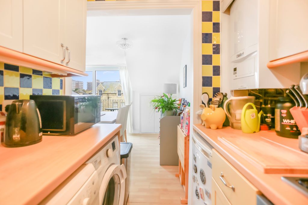 Property photo 3 of 12 296A5897