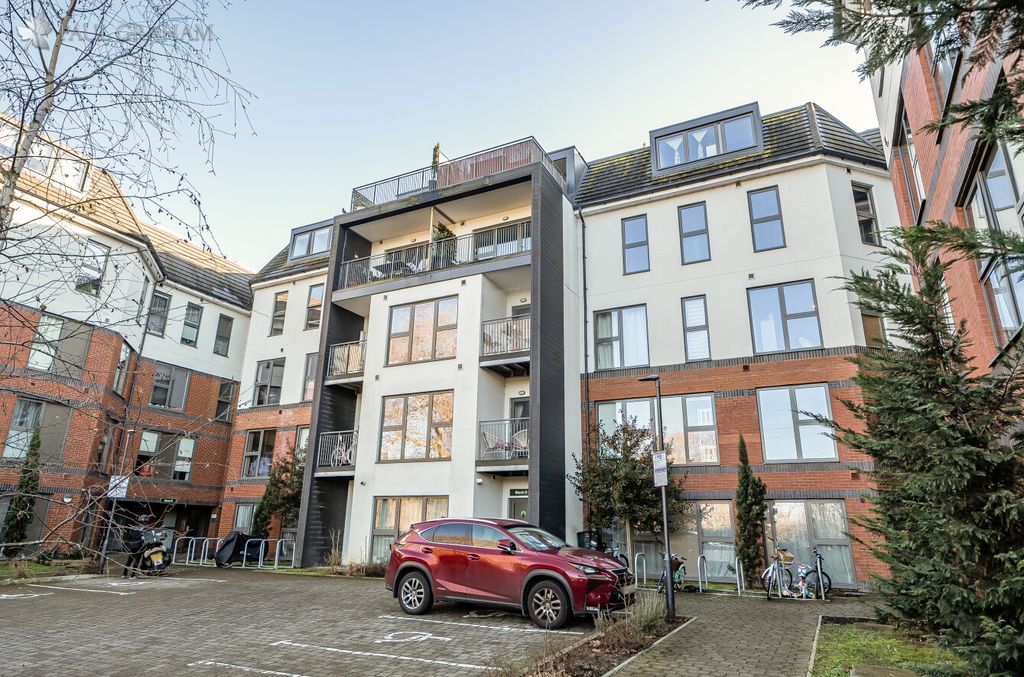 Property photo 1 of 12