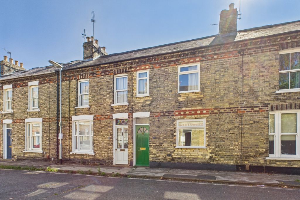 Property photo 1 of 14 Cam02545G0-Pr0467-Still017