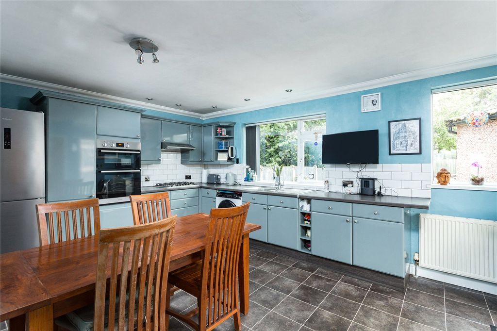 Property photo 2 of 21 Picture No. 31