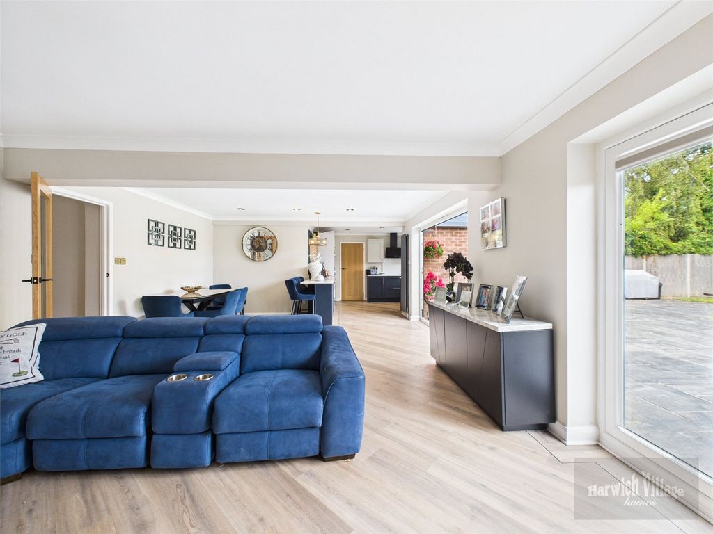 Property photo 3 of 27 Picture 3