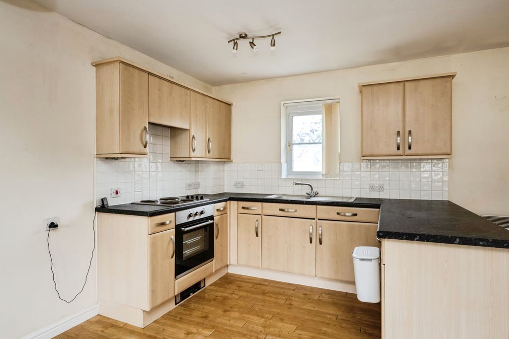Property photo 3 of 17 Pbox-Img.Jpg