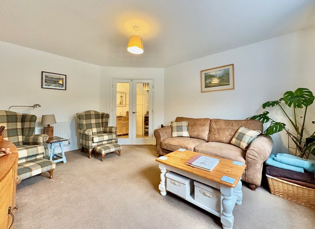 Property photo 3 of 21