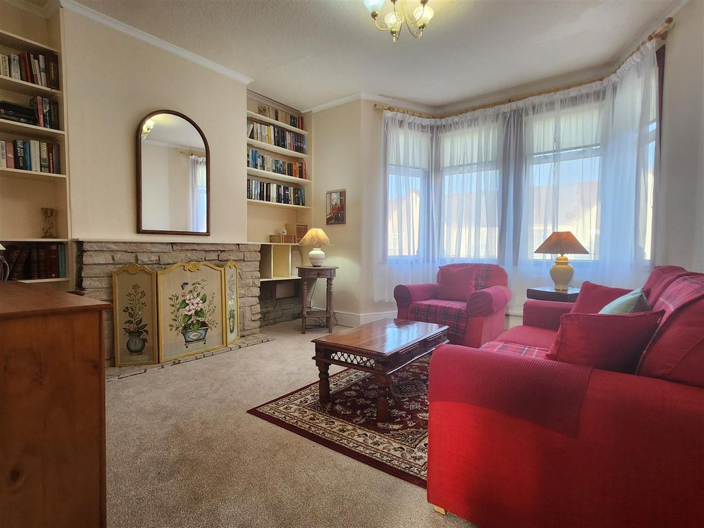 Property photo 2 of 8 Lounge.Jpg