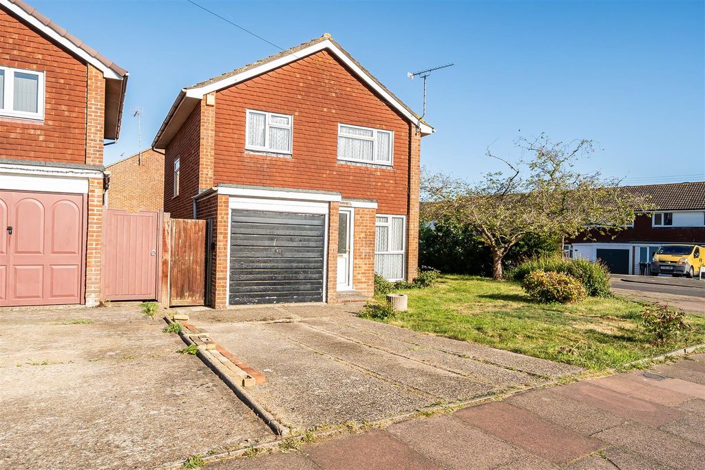 Property photo 2 of 17 For Sale By Aspire Residential | New Road