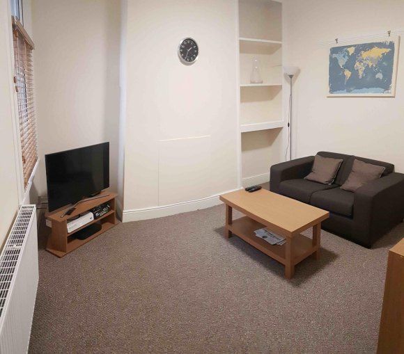 Property photo 3 of 9 Lounge