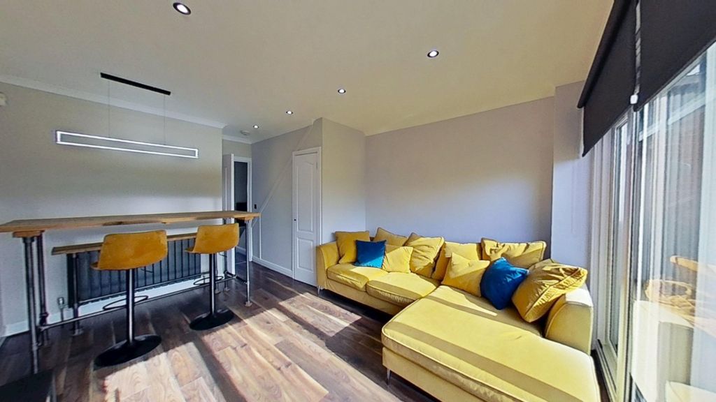 Property photo 2 of 17 Photo 2