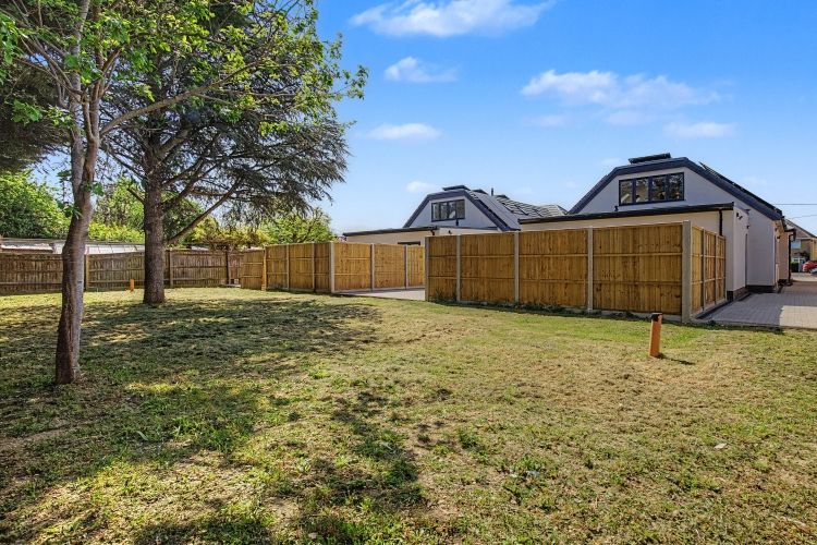 Property photo 3 of 7 327869