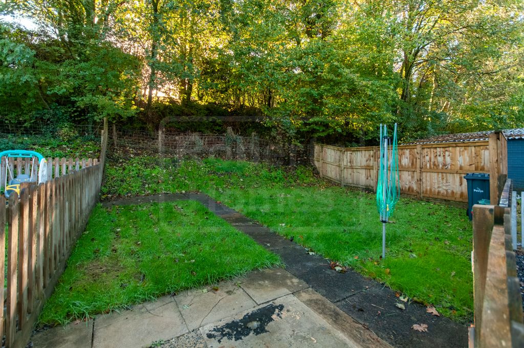 Property photo 3 of 18 Garden