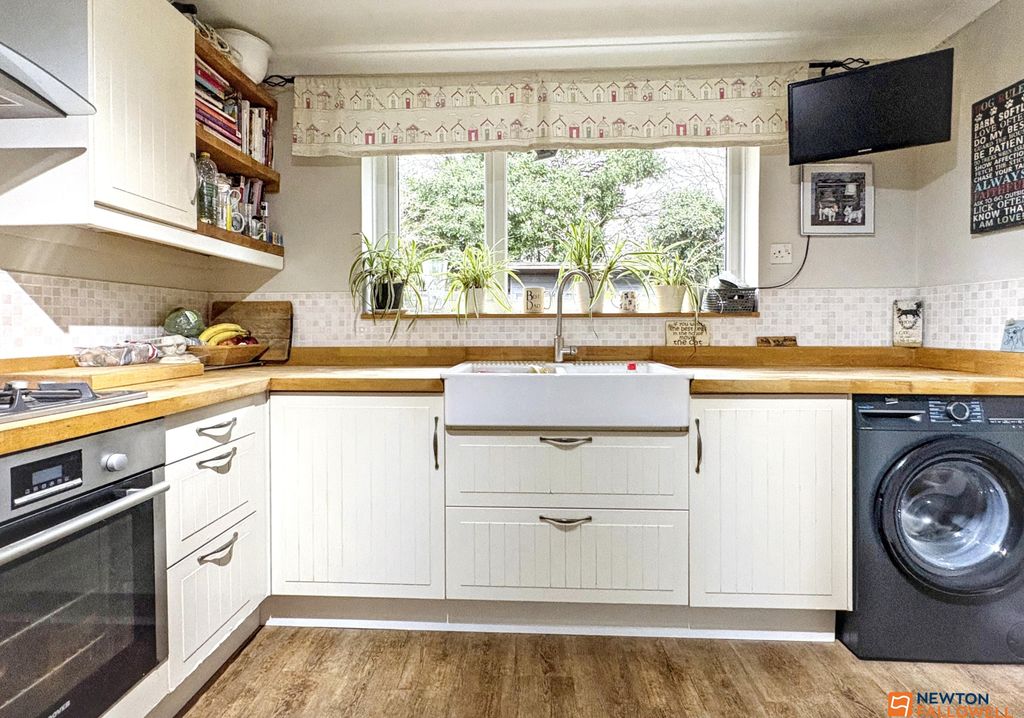 Property photo 3 of 22