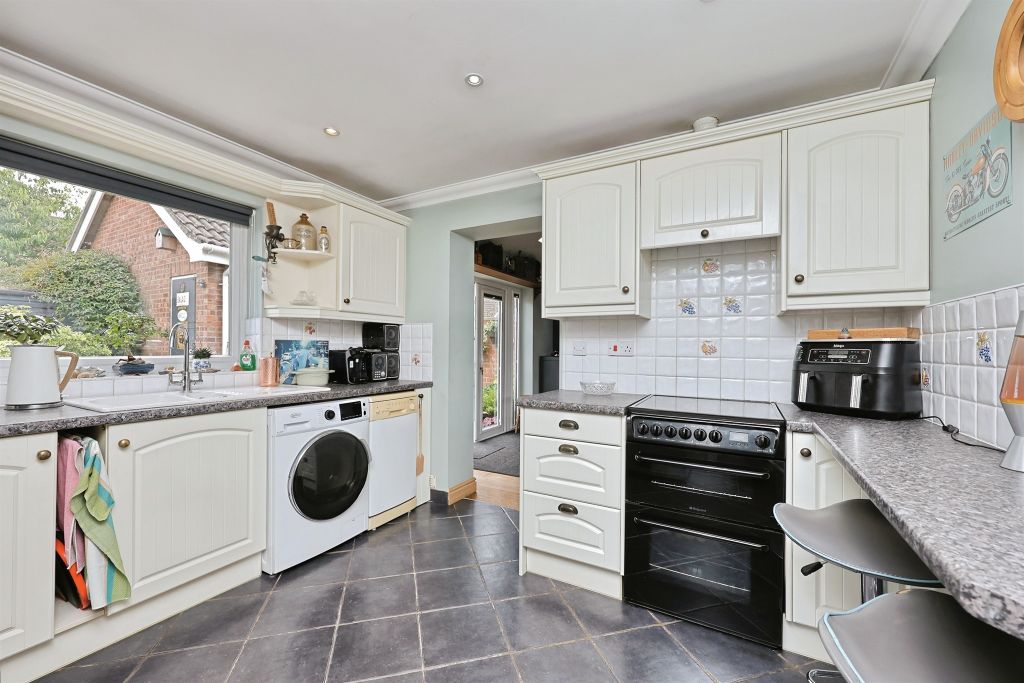 Property photo 3 of 21