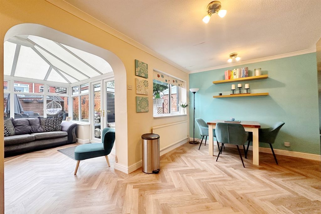 Property photo 3 of 15 Kitchen