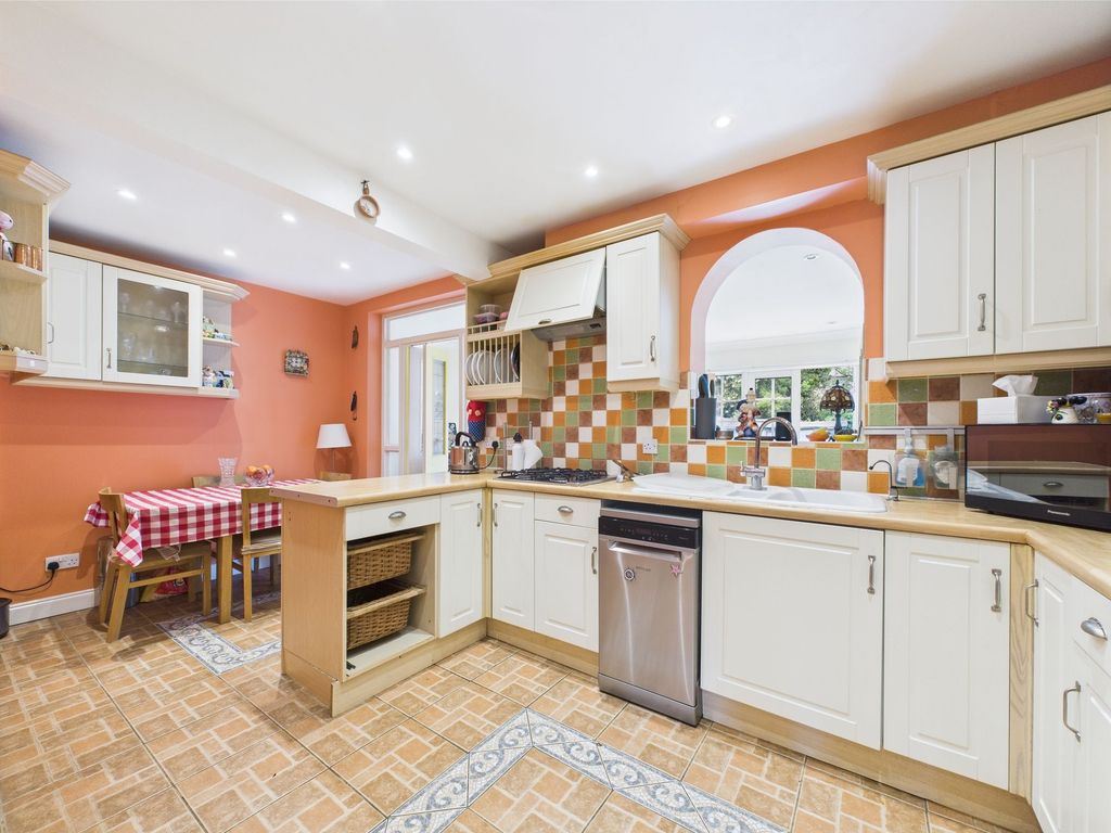 Property photo 3 of 13