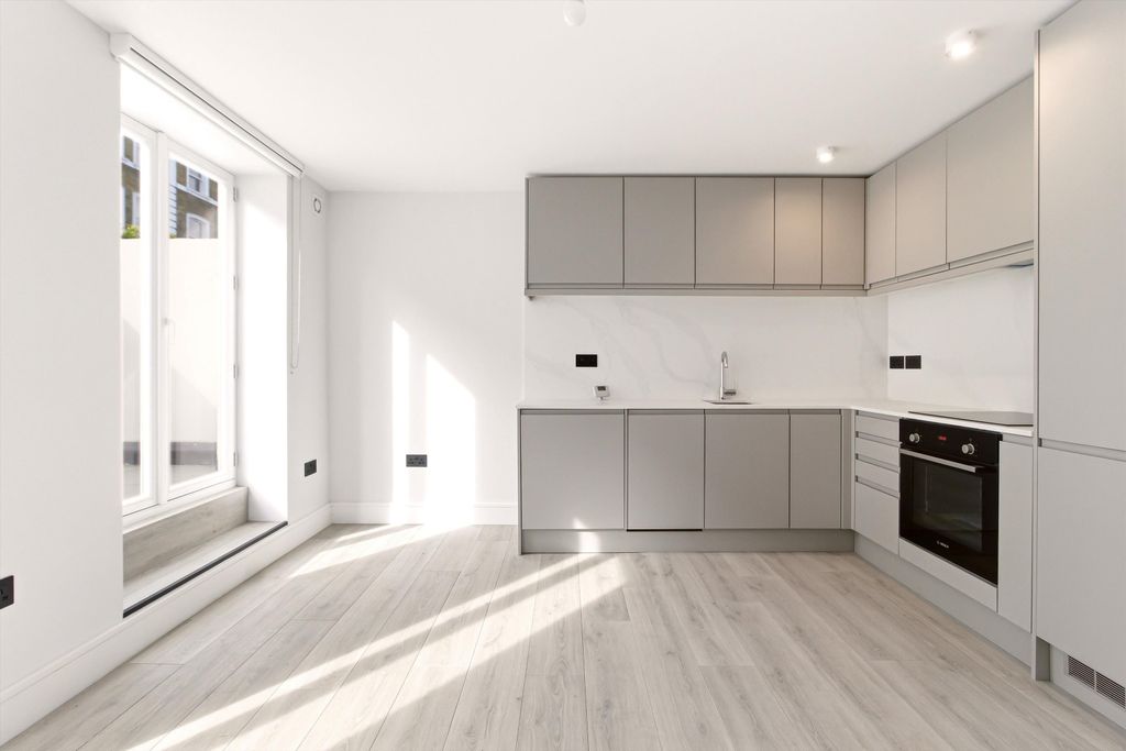 Property photo 2 of 12 Image