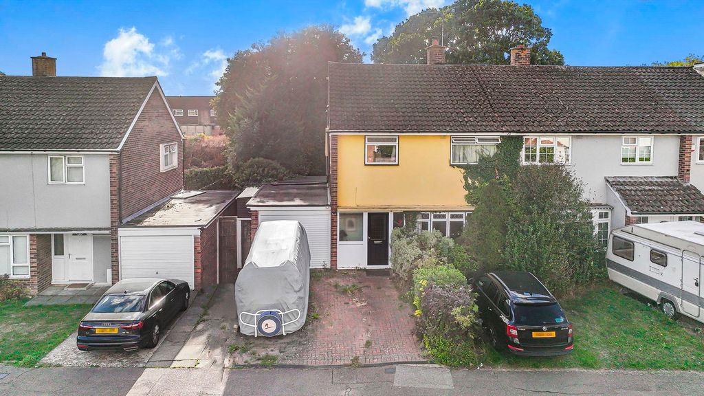 Property photo 1 of 32