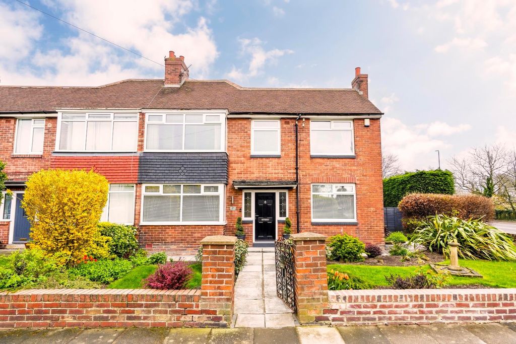 Property photo 1 of 12 External