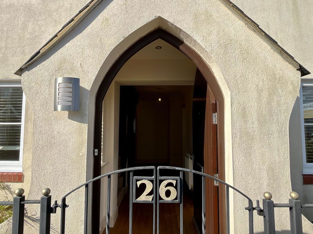Property photo 2 of 32
