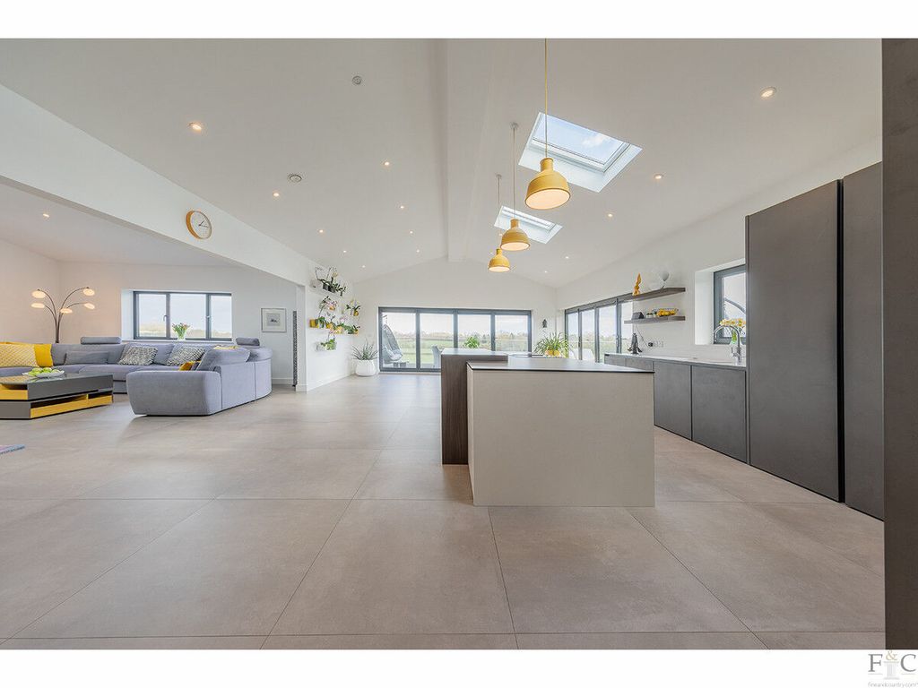 Additional image 12 of 6 bed detached house for saleChestnut Drive Stretton Hall, Great Glen LE2