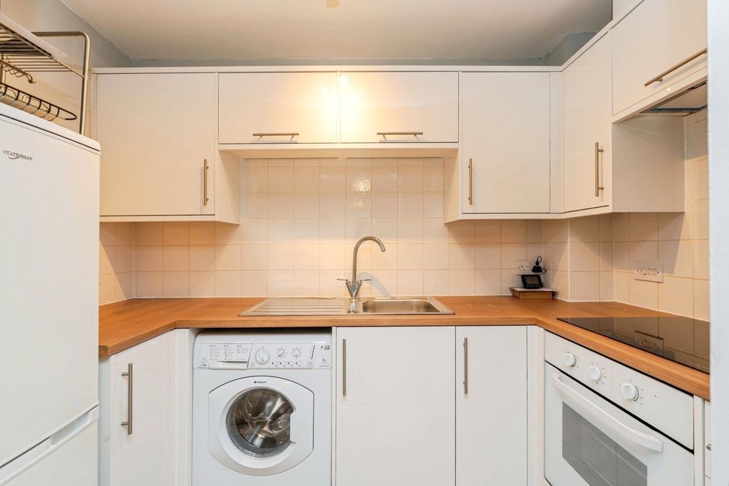 Property photo 3 of 17 Photo