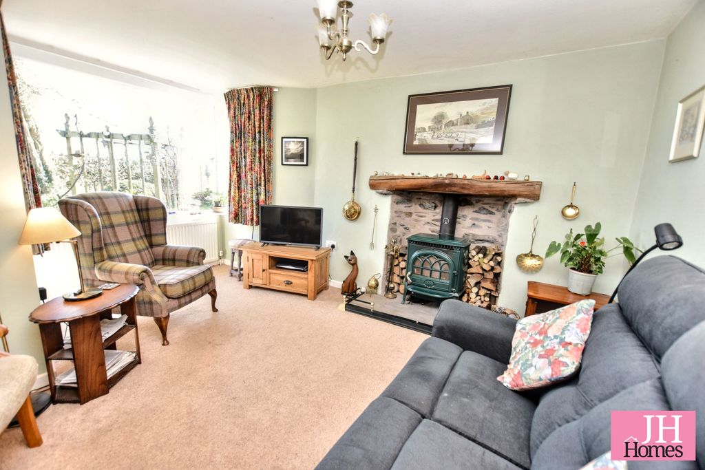 Property photo 2 of 30