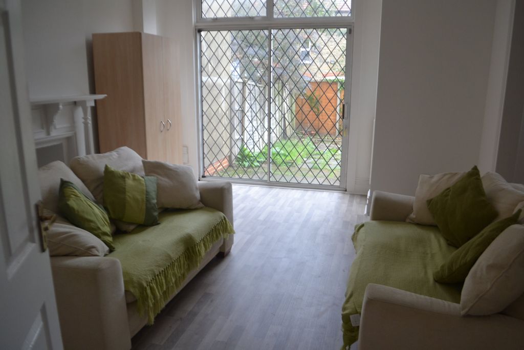 Property photo 3 of 9