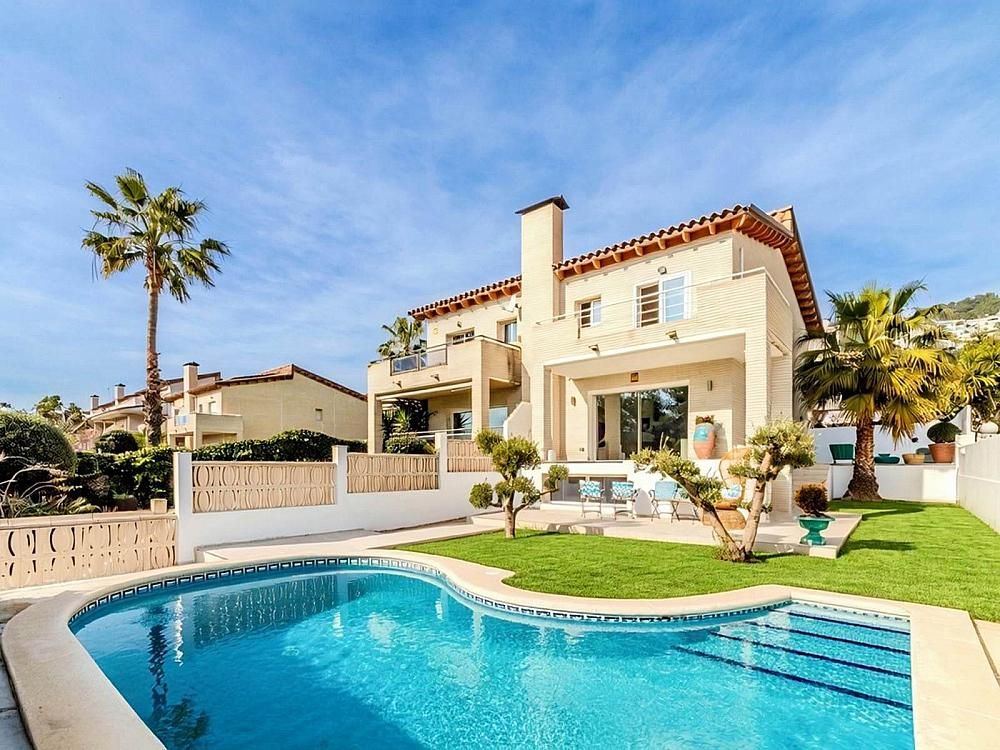 Property photo 1 of 28