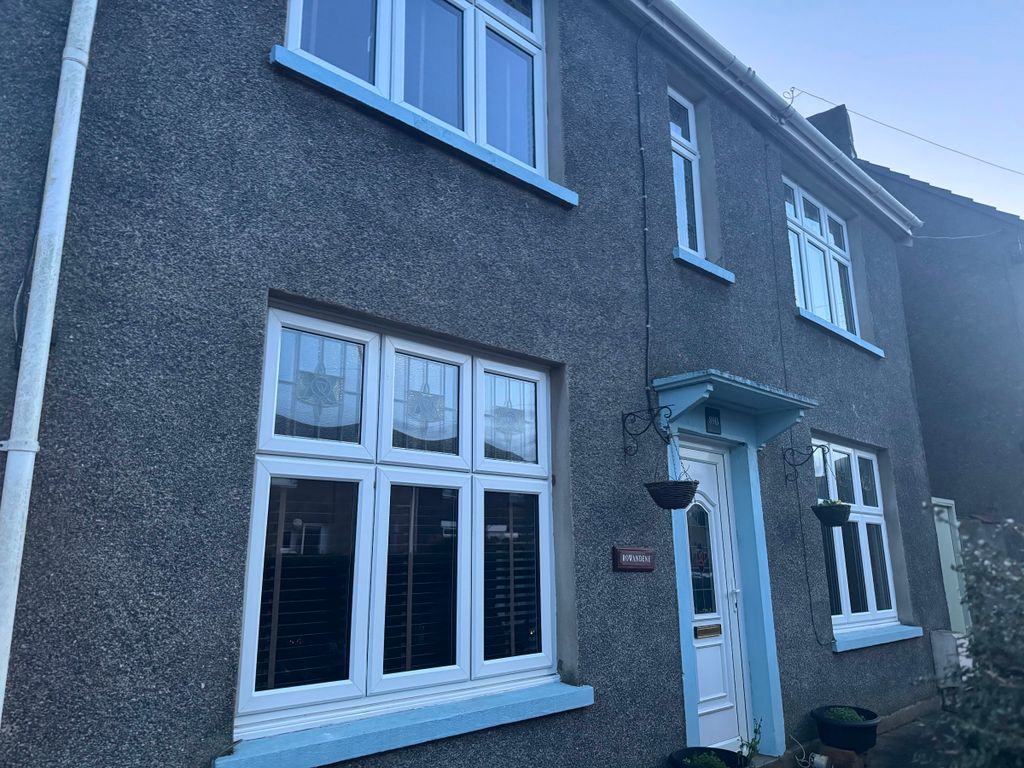 Property photo 3 of 28