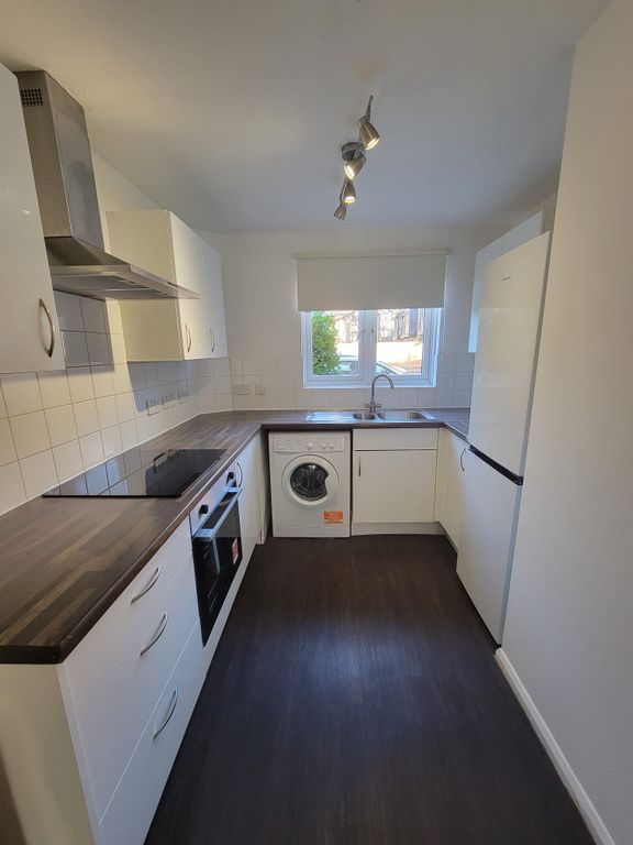 Property photo 2 of 10 Kitchen