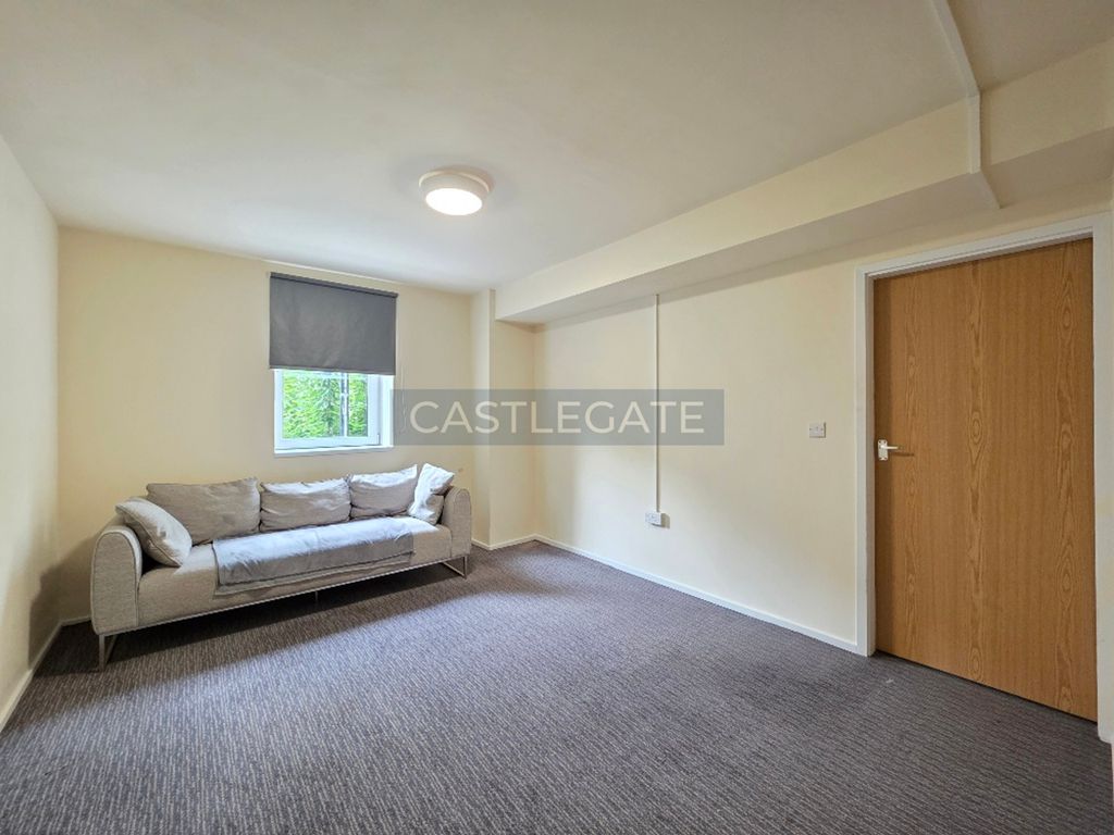 Property photo 2 of 11 Flat 3, 29 Abb Street, Huddersfield, HD1 4Pb (2)