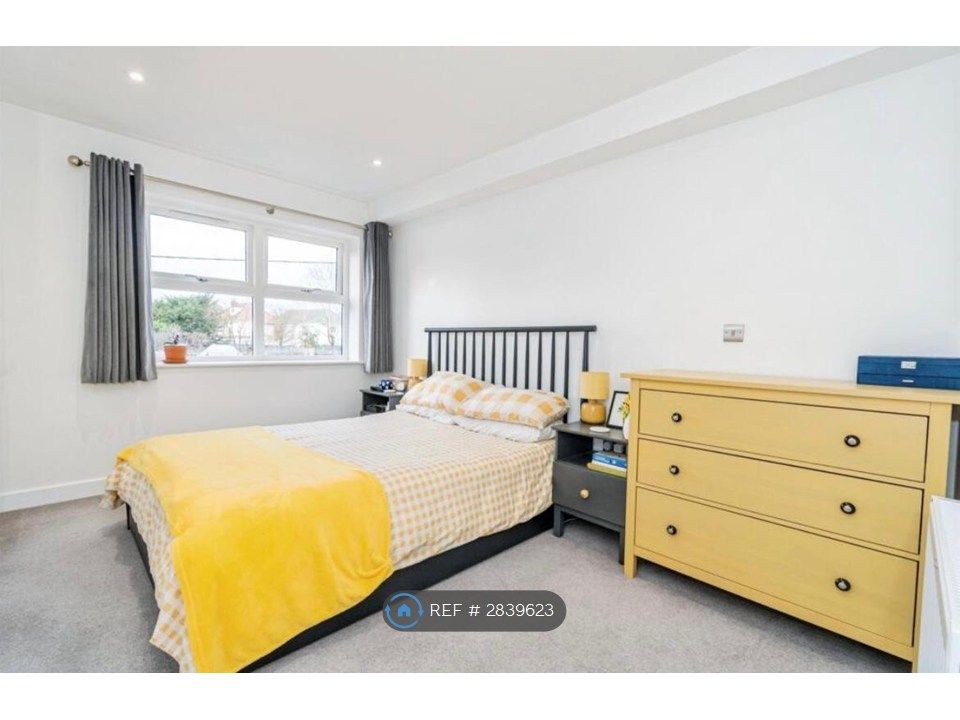 Property photo 3 of 28