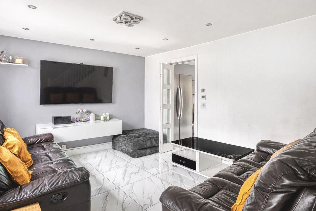 Property photo 2 of 14 Feb 7, 2026, 10_24_43 Am.Png