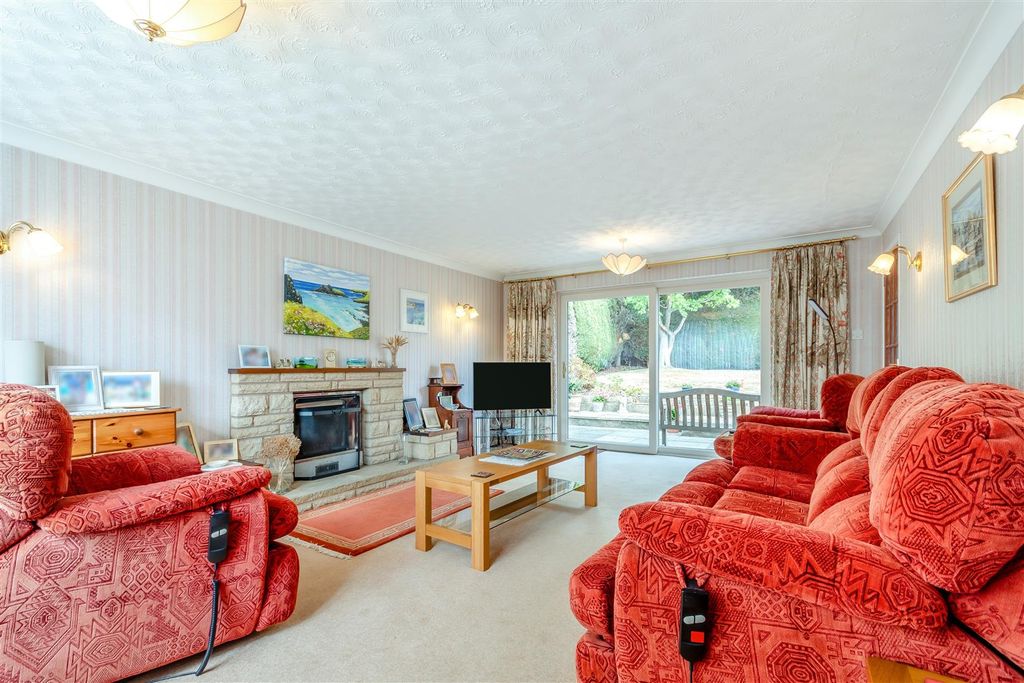 Property photo 2 of 29