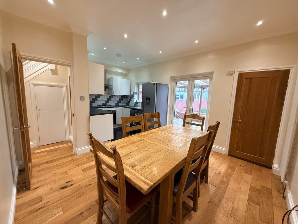 Property photo 3 of 20 Photo 14