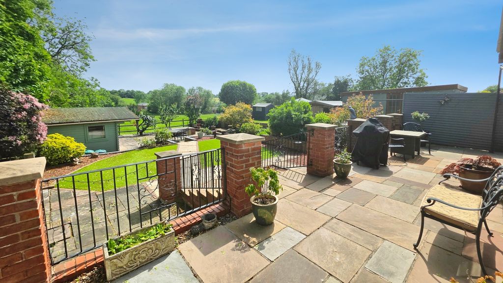 Property photo 2 of 22