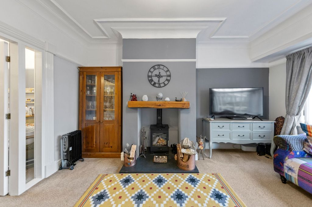 Property photo 3 of 21