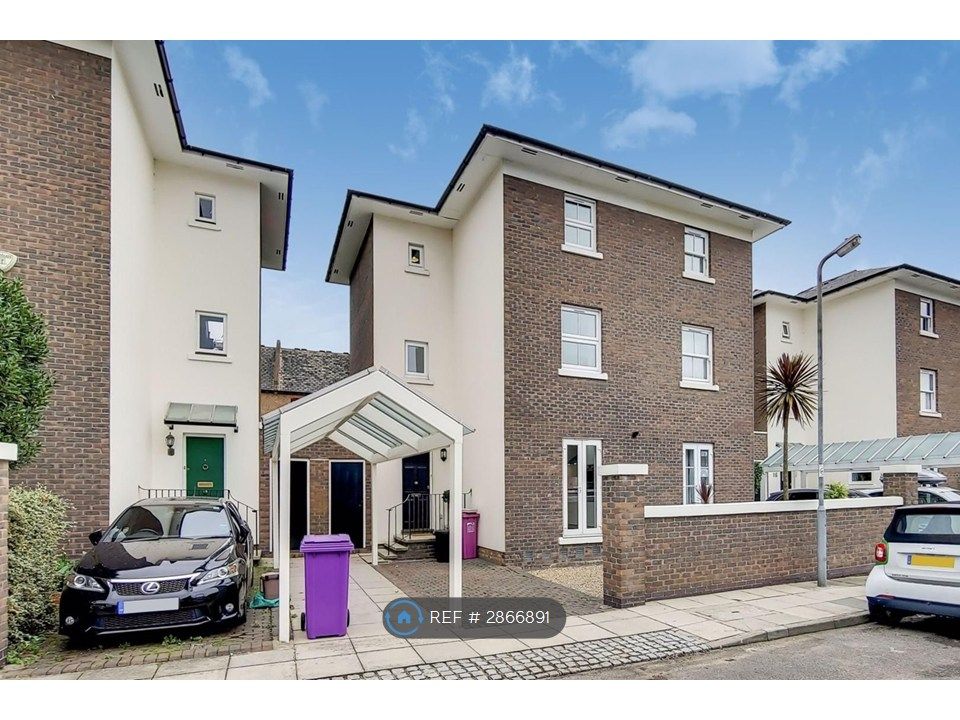 Property photo 2 of 9 Front Of House