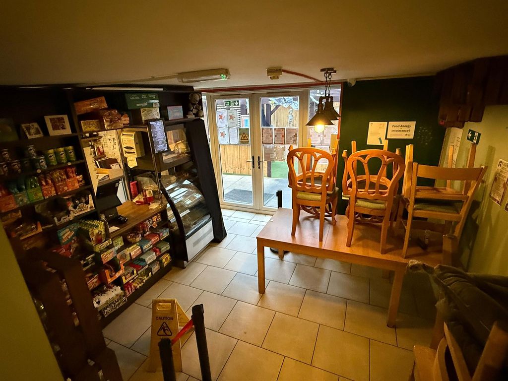 Property photo 2 of 7 Photo 1