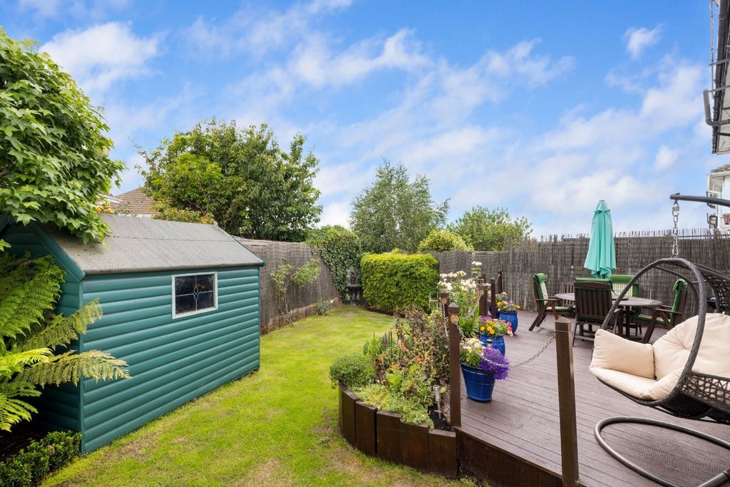 Property photo 2 of 29 Picture No. 09