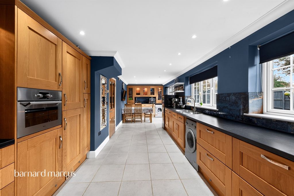 Property photo 3 of 15