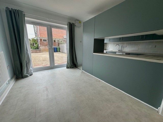 Property photo 3 of 7 Dining Room