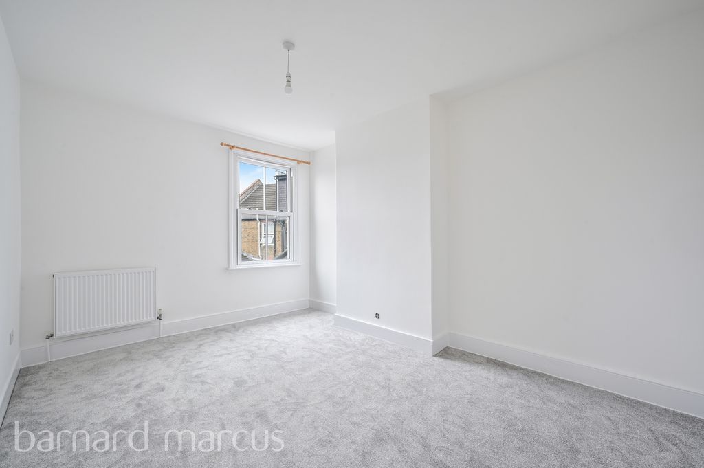 Property photo 2 of 8 Image