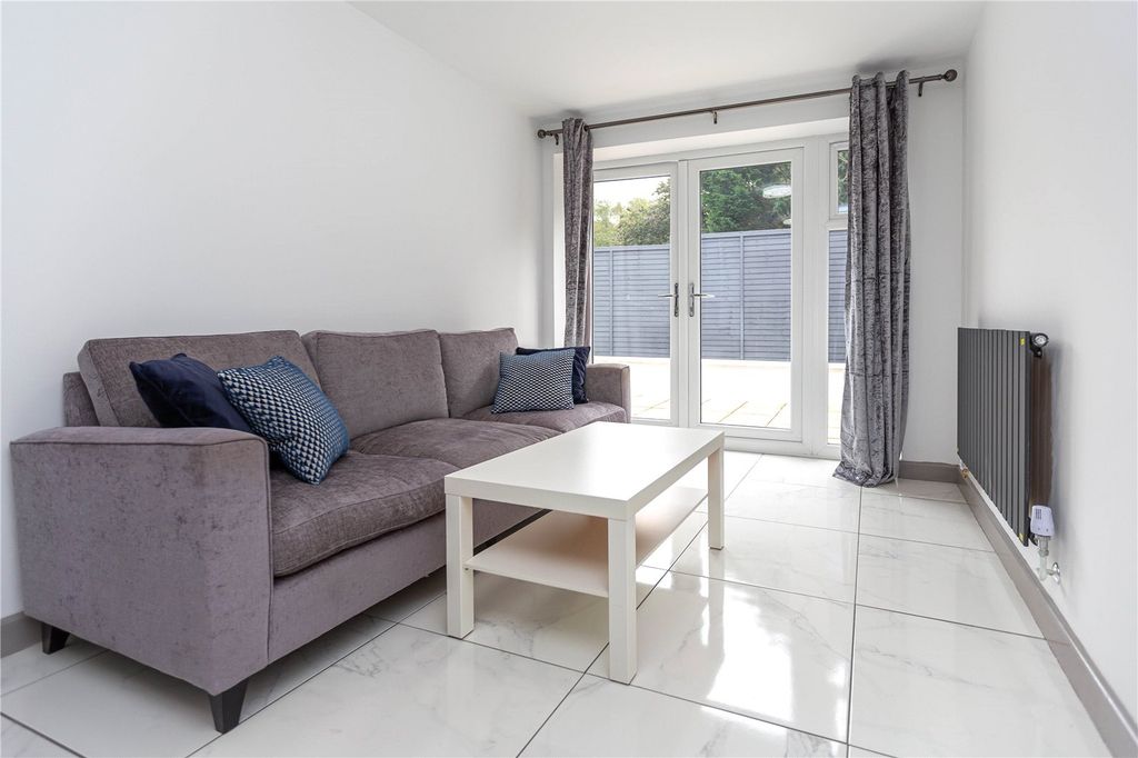 Property photo 2 of 12 Picture No. 40