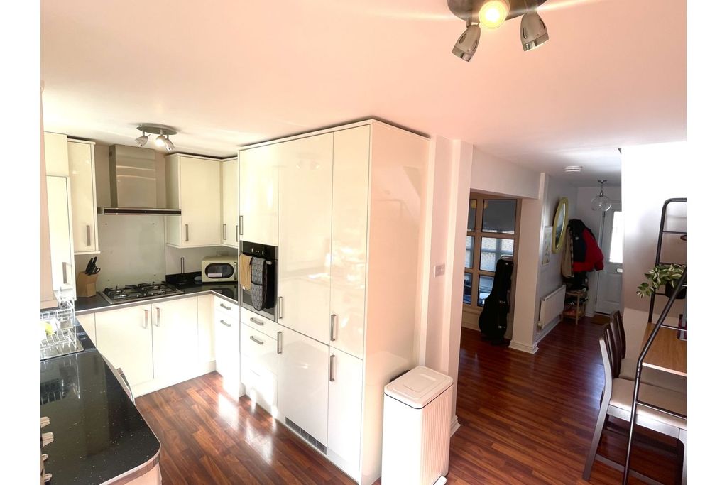 Property photo 2 of 27 Kitchen