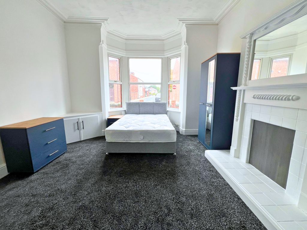 Property photo 2 of 2 Room