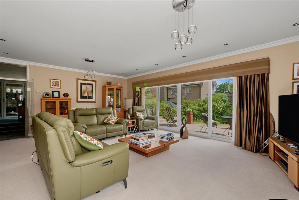 Property photo 2 of 46 Sitting Room_3.Jpeg