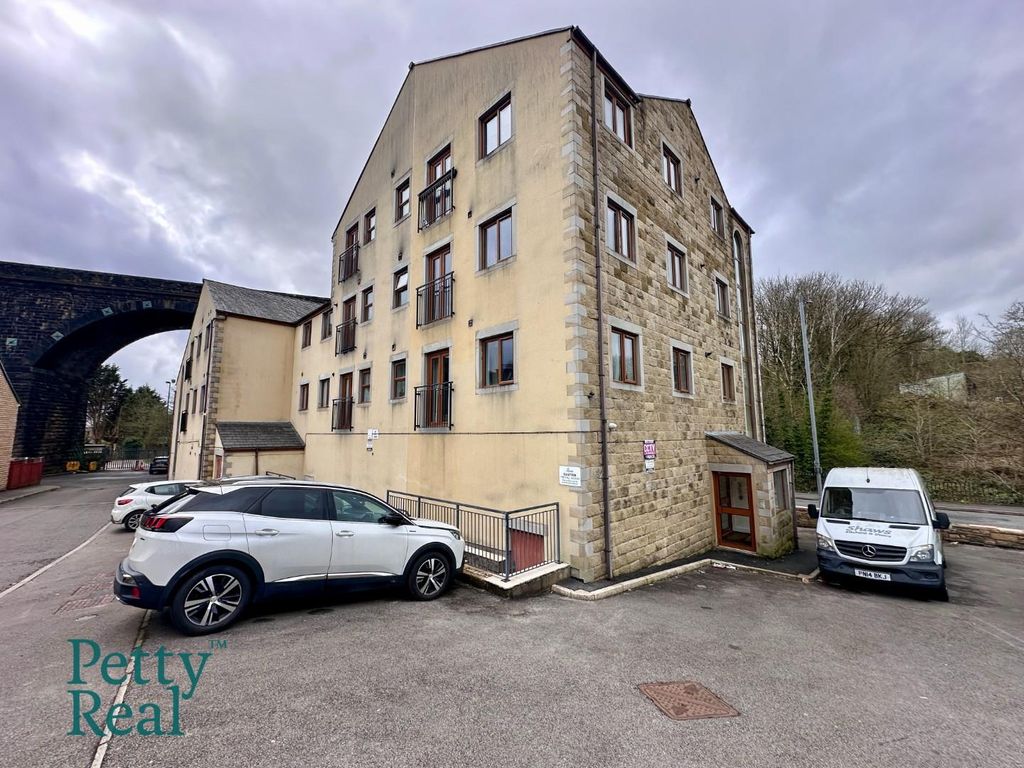 Property photo 2 of 7 63342A58-4F06-423A-B7A8-5496951A2E08.Jpeg