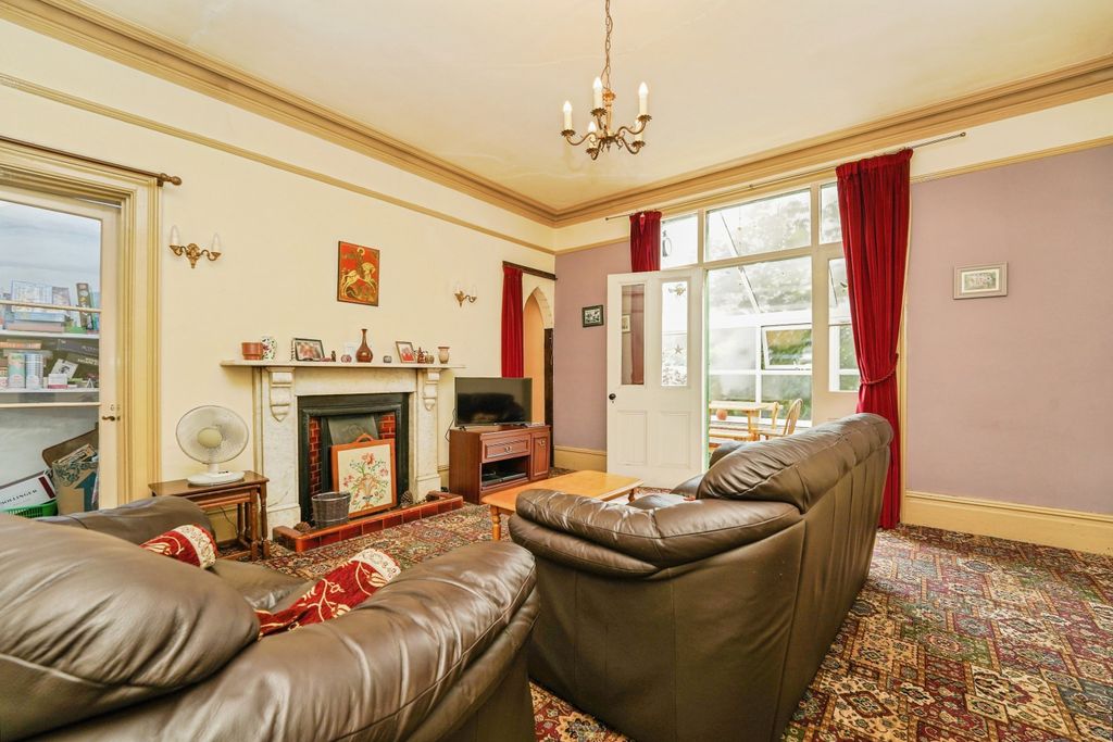 Property photo 3 of 20 Sitting Room