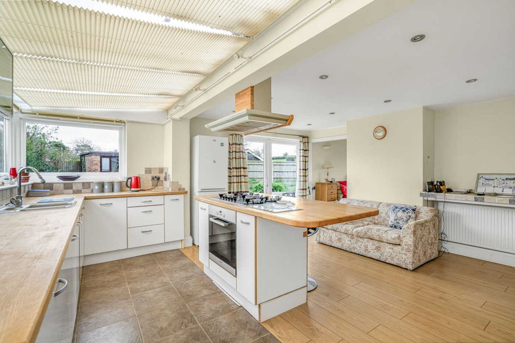 Property photo 3 of 14