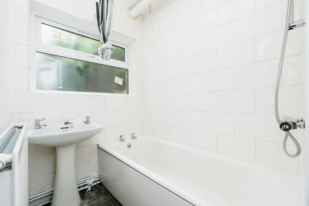 Property photo 3 of 11 Aa714622-E726-ee11-9