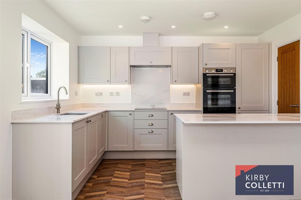 Property photo 3 of 24